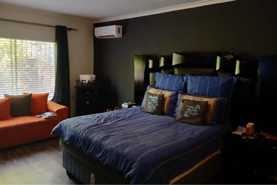 5 Bedroom Property for Sale in Porterville Western Cape